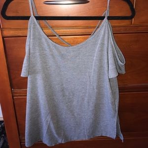 Cold shoulder tee